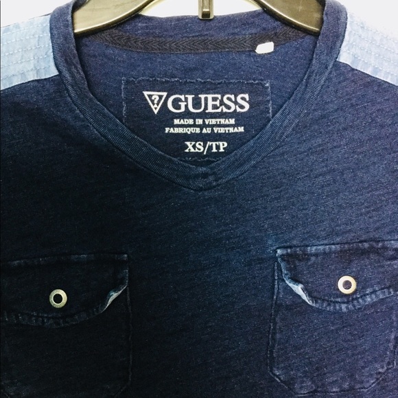 Women’s Guess XS 0 - 2 V-Neck Long Sleeve Shirt Top Navy Chest Pockets - Picture 4 of 6